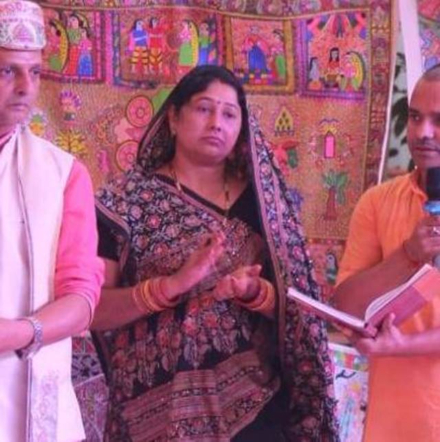 ADV MANDAVI JHA